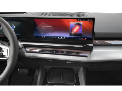 2027 BMW 550e Base