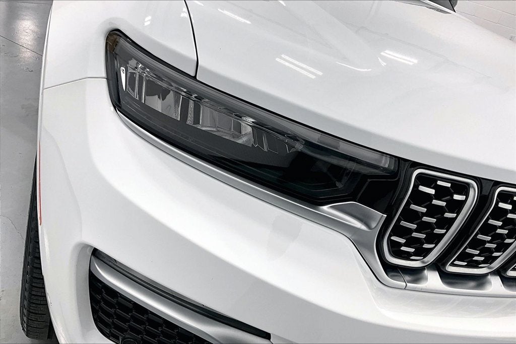 2022 Jeep Grand Cherokee Summit