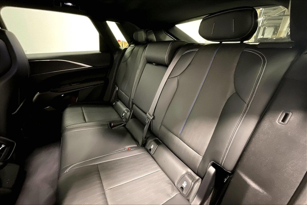 2024 Cadillac LYRIQ Luxury 1 - Photo 28