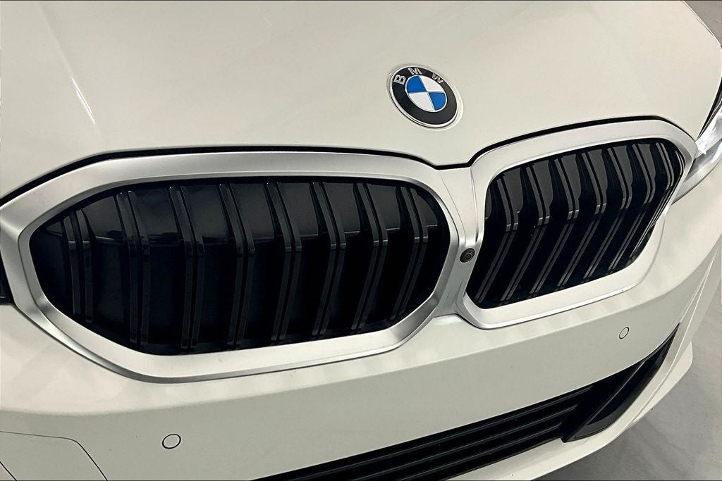 2025 BMW 3 Series 330i