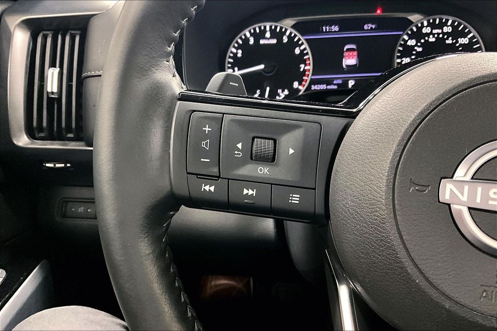 2023 Nissan Pathfinder SL