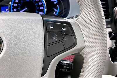 2013 Toyota Sienna XLE 8 Passenger