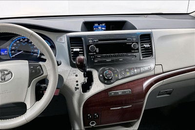 2013 Toyota Sienna XLE 8 Passenger