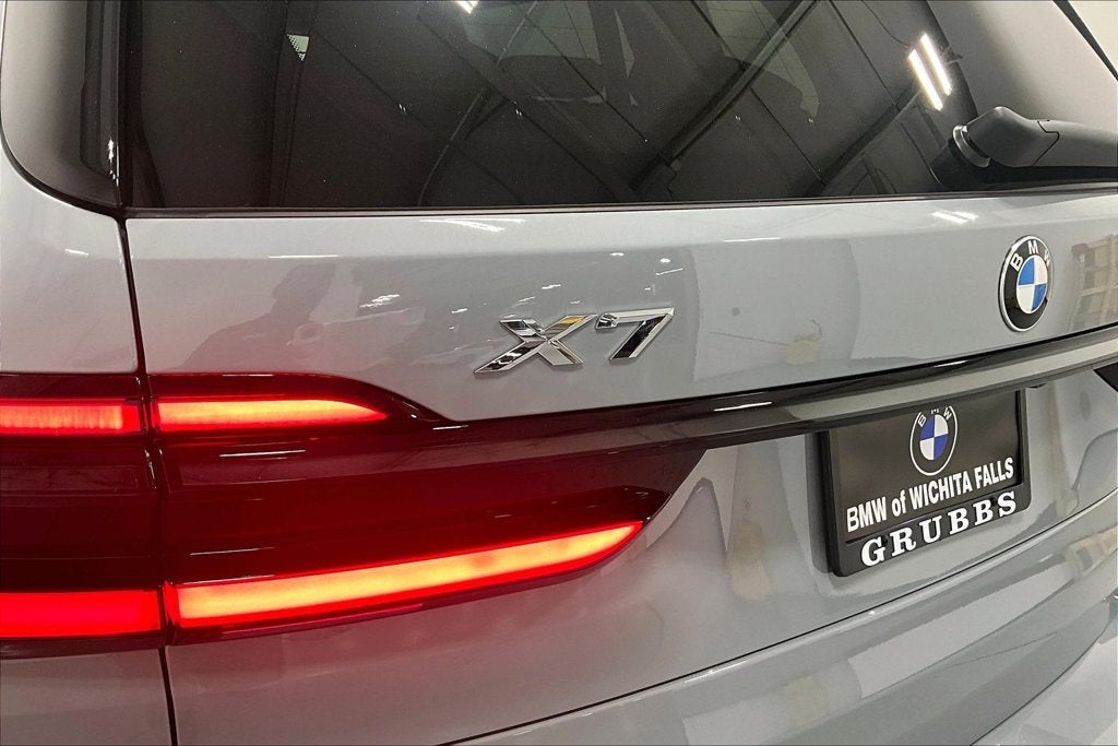 2027 BMW X7 xDrive40i
