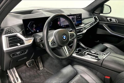 2023 BMW X7 M60i