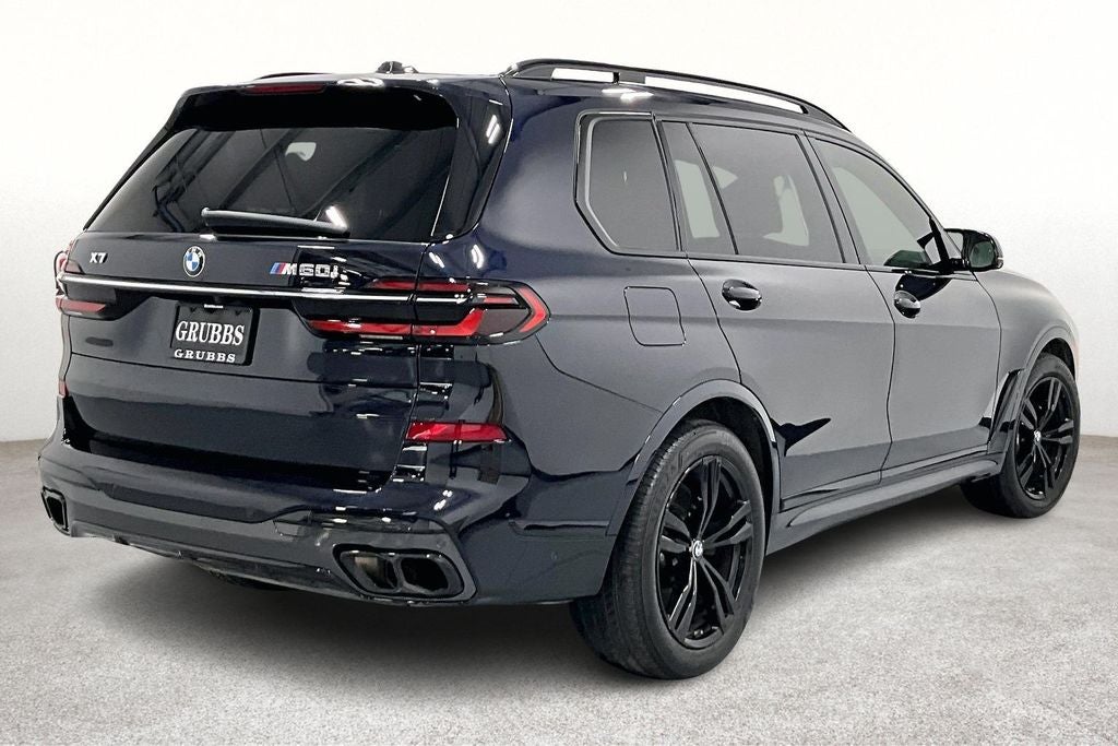 2023 BMW X7 M60i