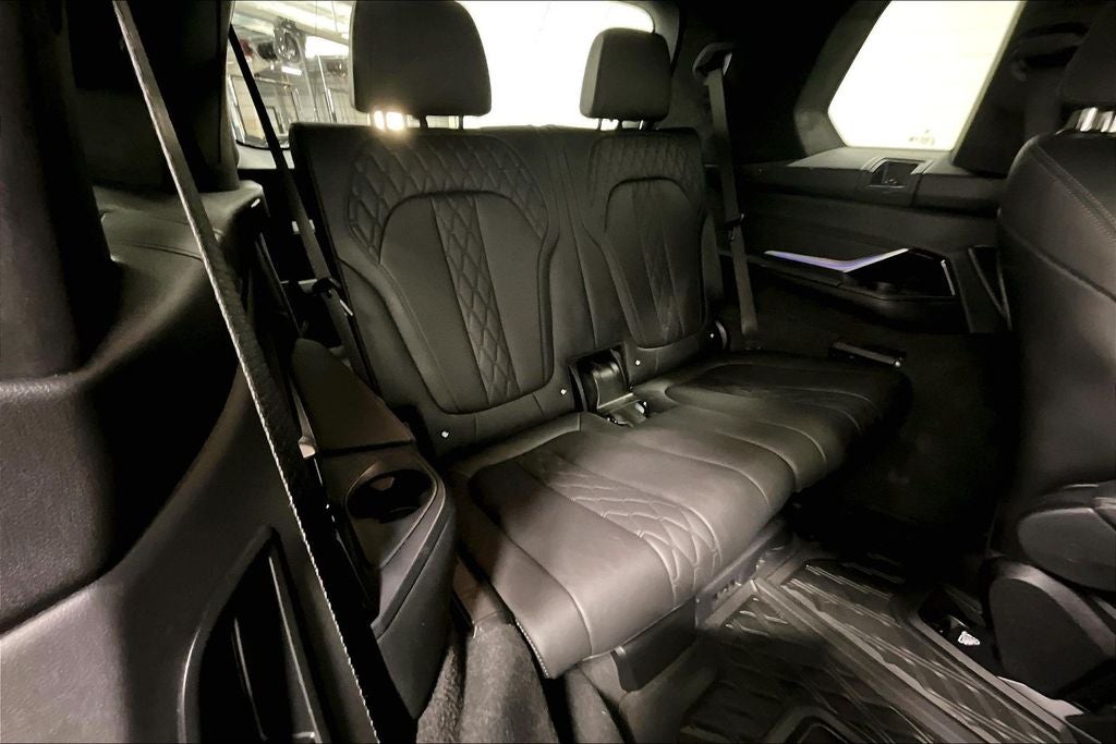 2023 BMW X7 M60i