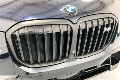 2023 BMW X7 M60i