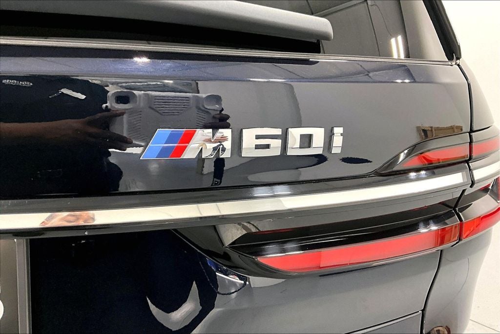 2023 BMW X7 M60i