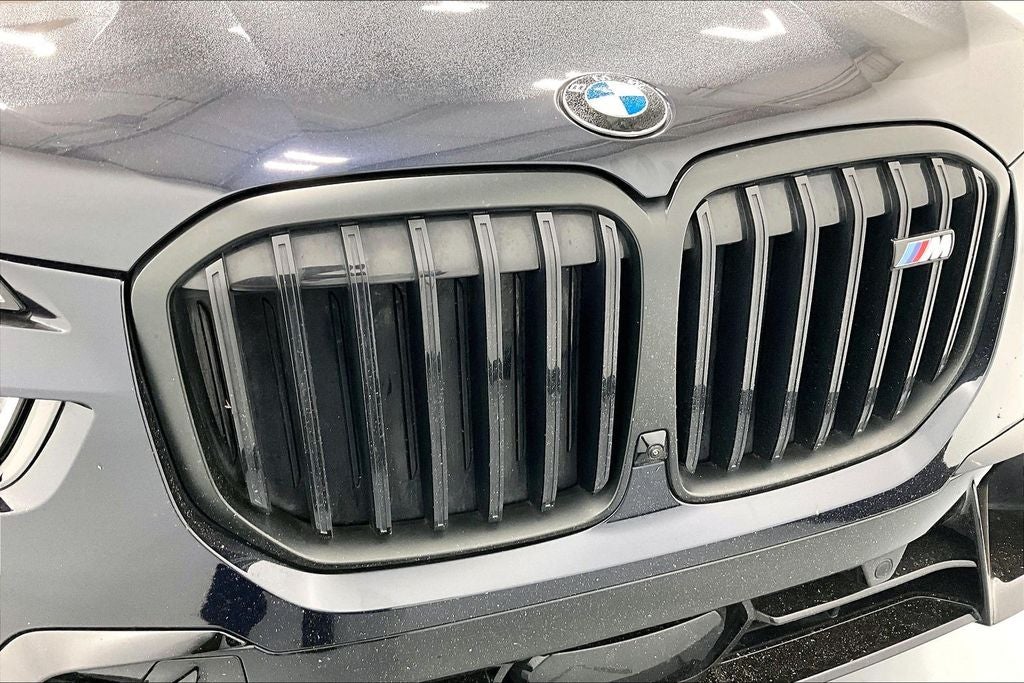 2023 BMW X7 M60i