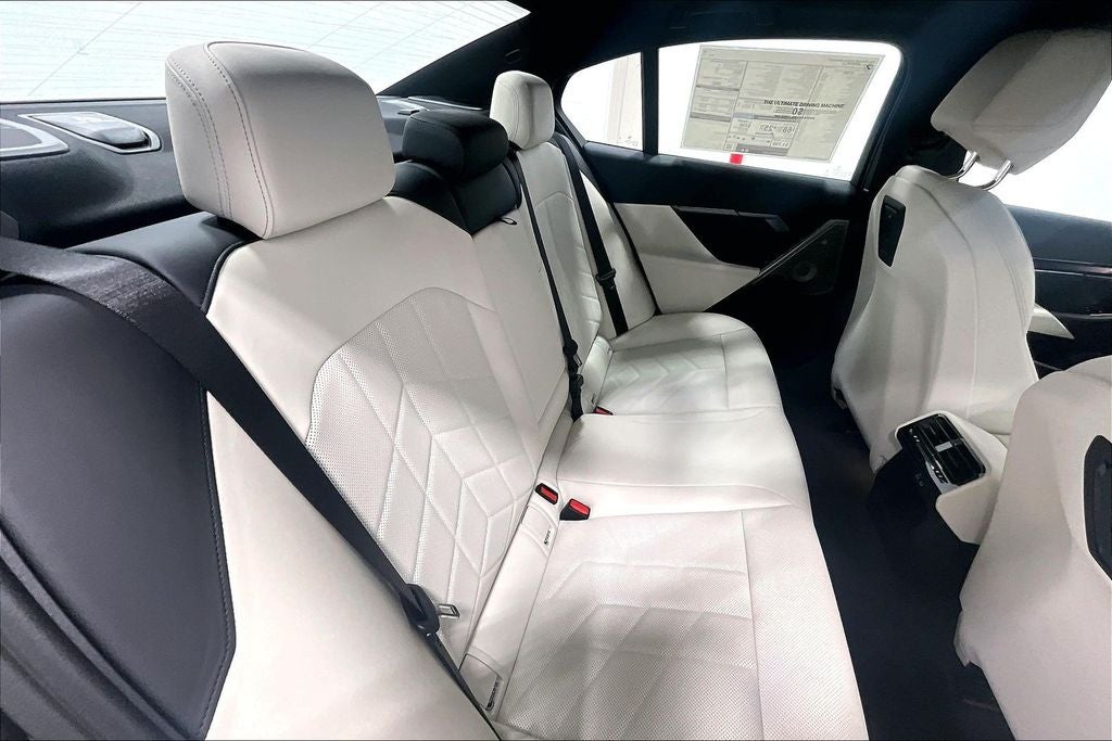 2026 BMW 5 Series 550e xDrive