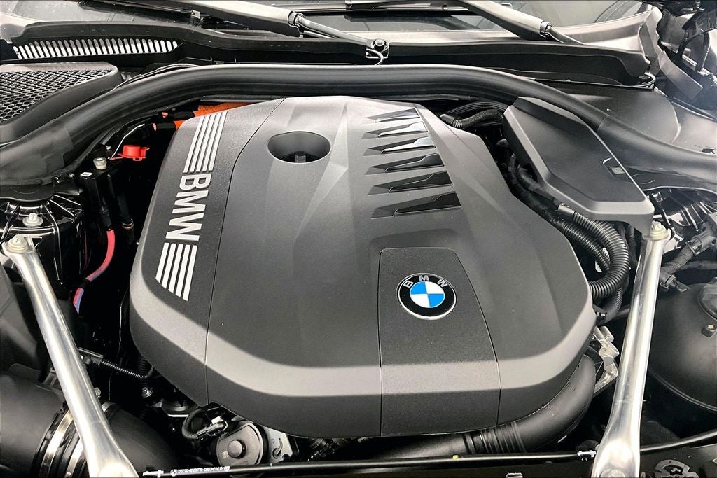 2026 BMW 5 Series 550e xDrive