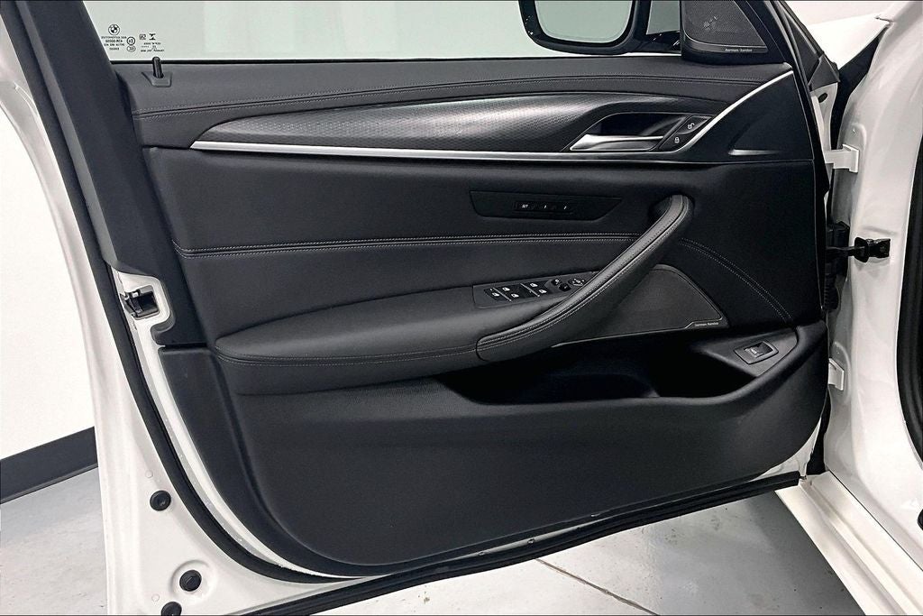 2023 BMW 5 Series 530i