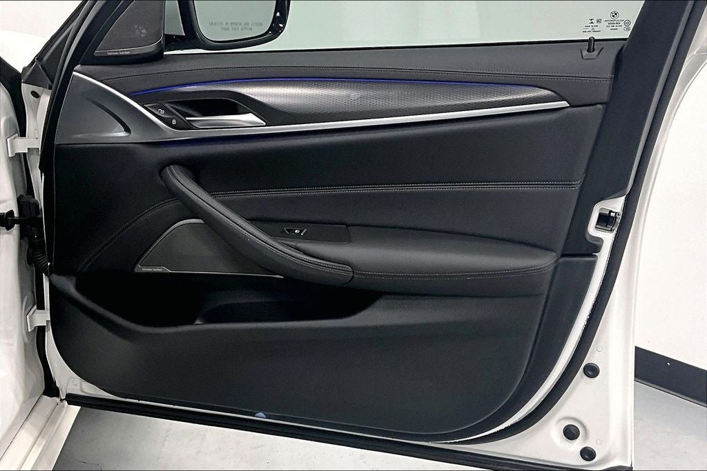 2023 BMW 5 Series 530i