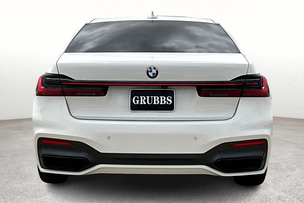 2022 BMW 7 Series 740i