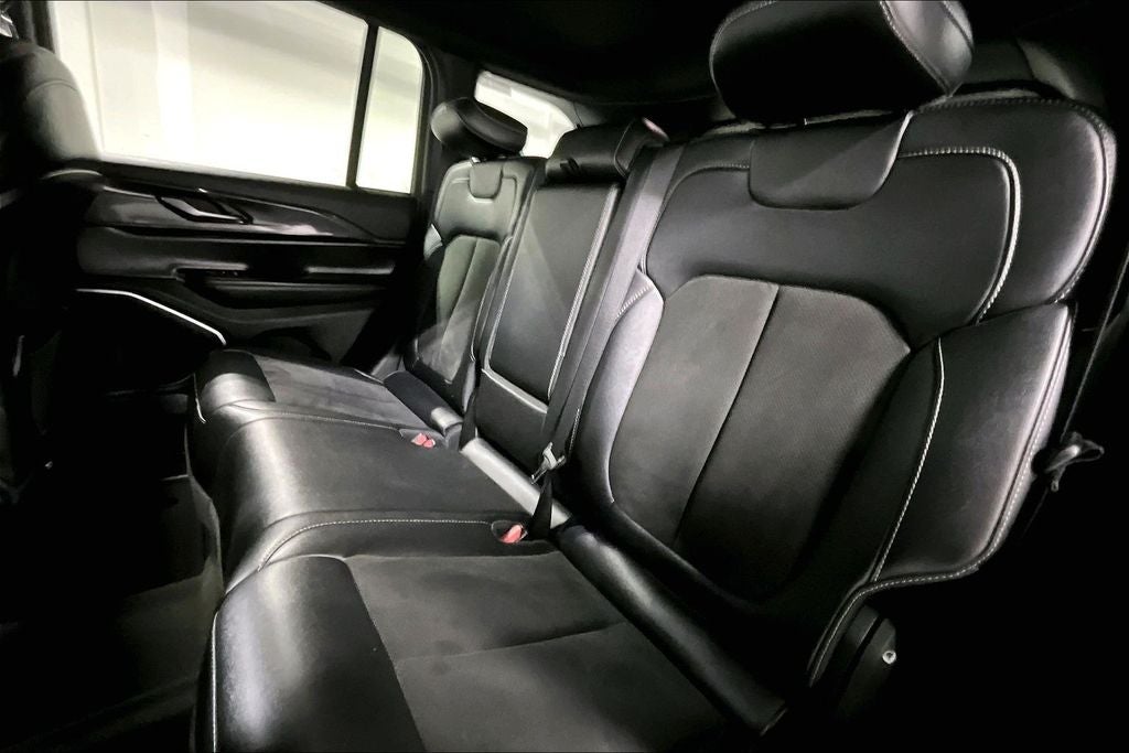 2022 Jeep Grand Cherokee Altitude