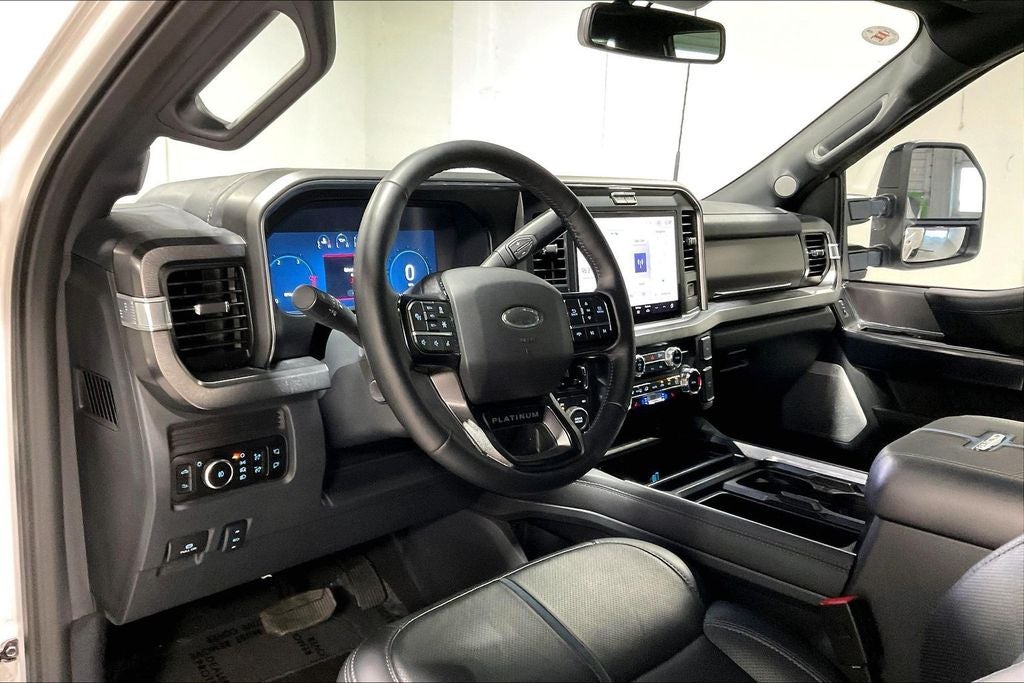 2026 Ford F-350SD Platinum DRW