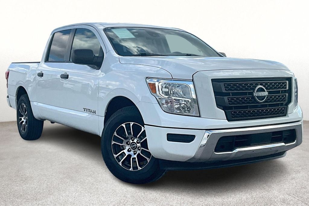 2023 Nissan Titan SV
