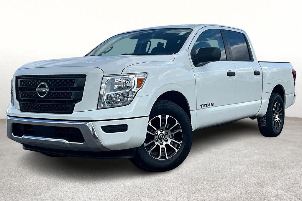 2023 Nissan Titan SV