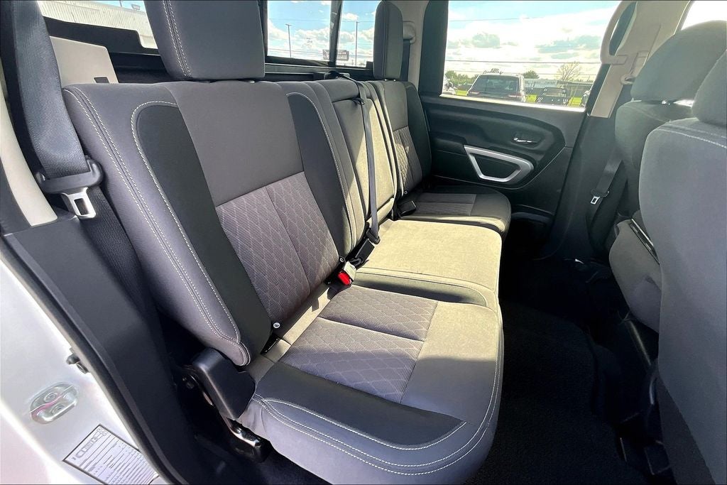 2023 Nissan Titan SV