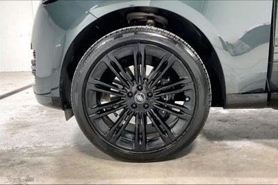 2025 Land Rover Range Rover SE