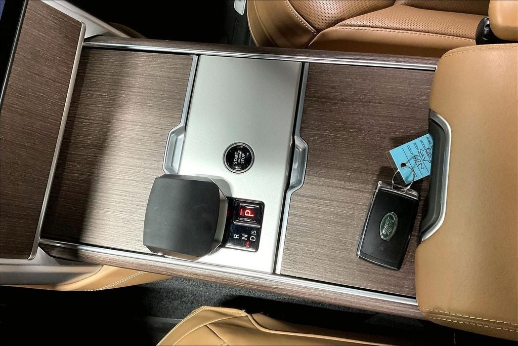 2025 Land Rover Range Rover SE