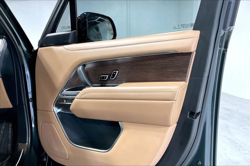 2025 Land Rover Range Rover SE