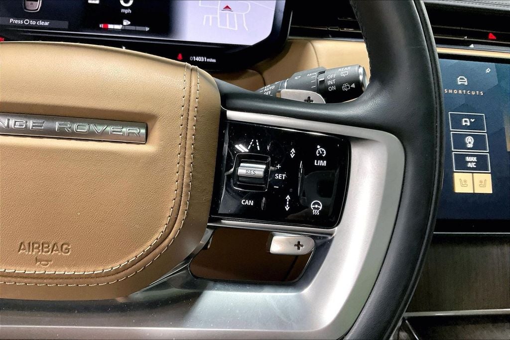 2025 Land Rover Range Rover SE