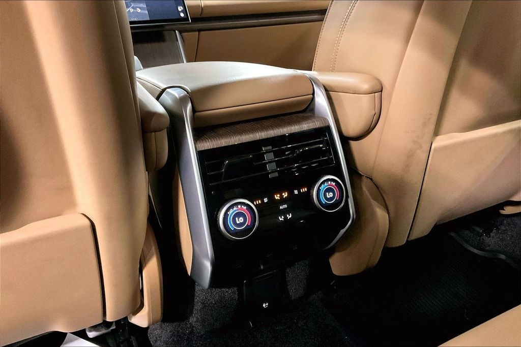 2025 Land Rover Range Rover SE