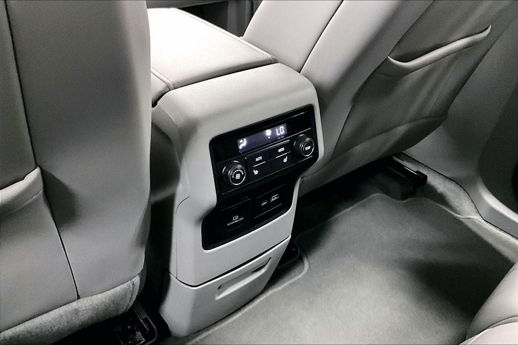 2022 GMC Acadia SLT