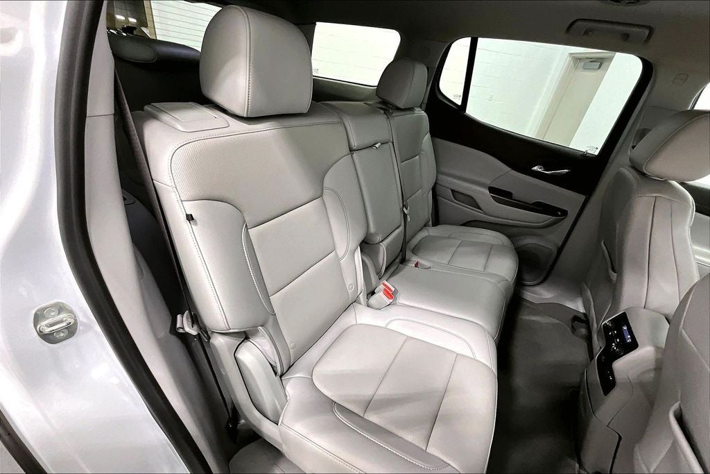 2022 GMC Acadia SLT