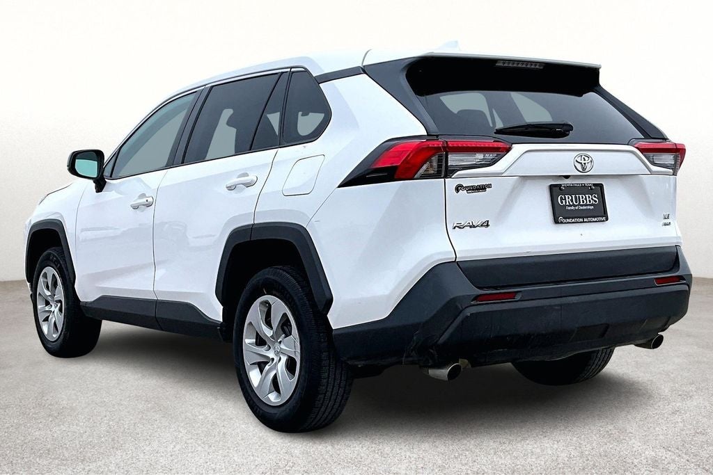 2022 Toyota RAV4 LE