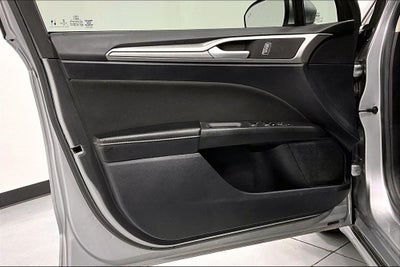 2020 Ford Fusion SE