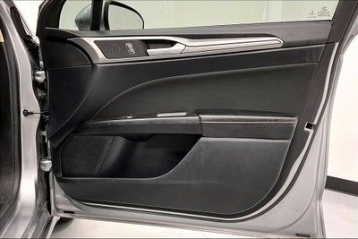 2020 Ford Fusion SE