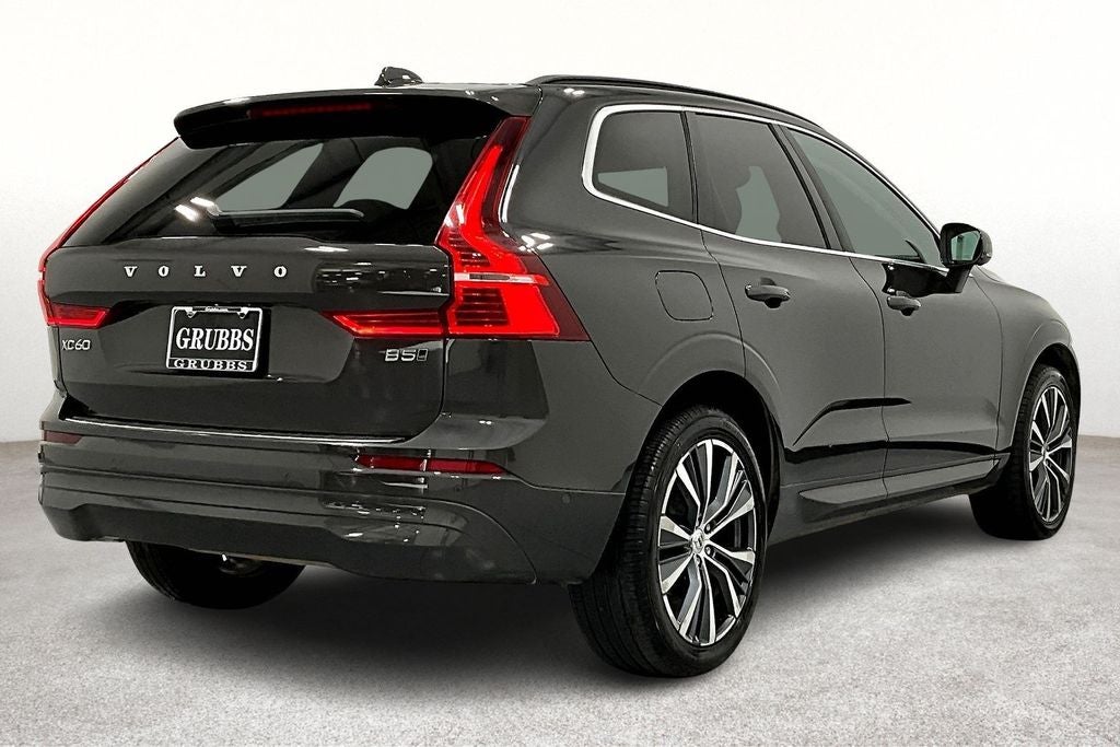 2022 Volvo XC60 B5 Momentum