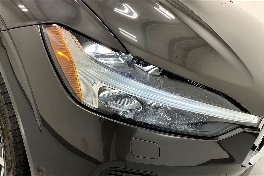 2022 Volvo XC60 B5 Momentum