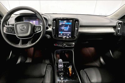 2024 Volvo XC40 B5 Plus Bright Theme