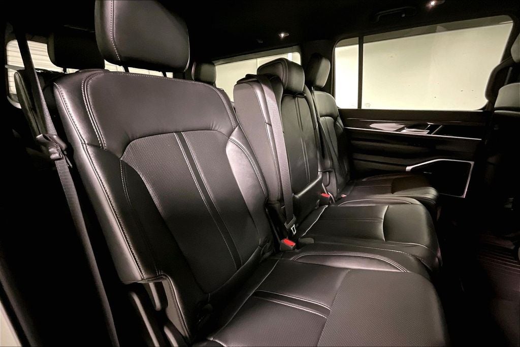 2022 Jeep Wagoneer Series II 4x2