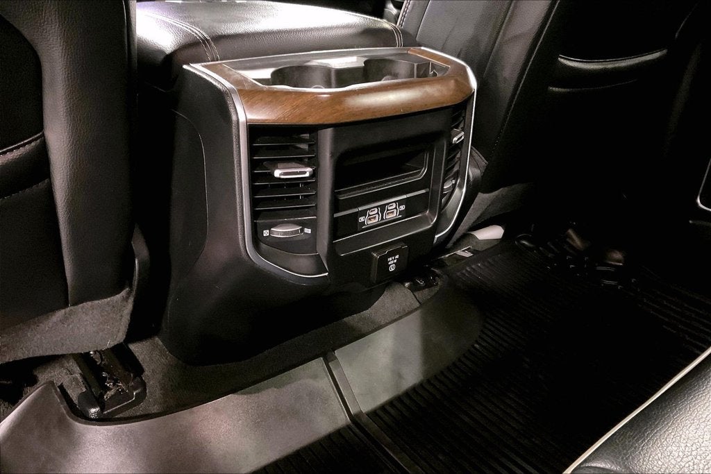 2022 RAM 1500 Laramie Crew Cab 4x2 5'7' Box