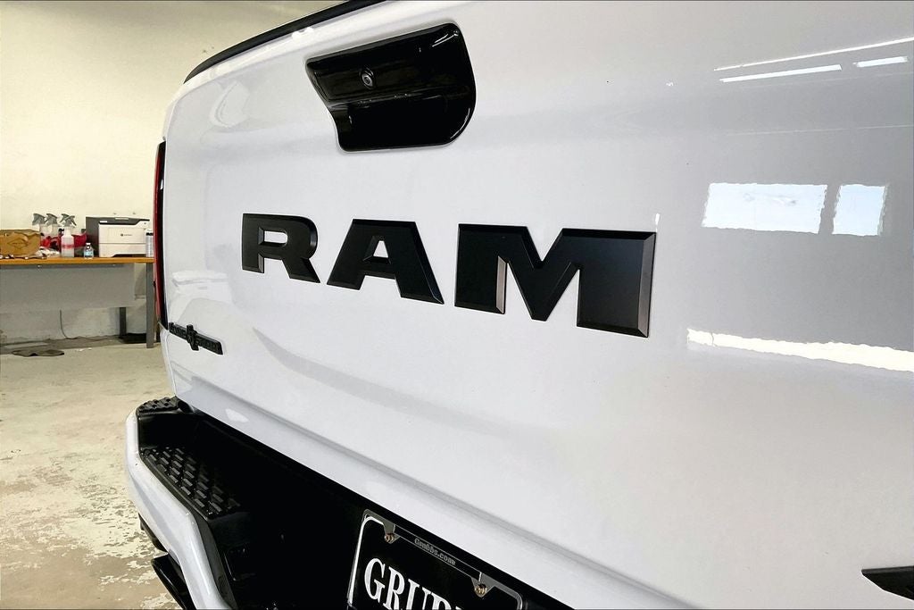 2025 RAM 1500 Lone Star Crew Cab 4x4 5'7' Box
