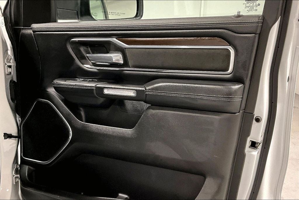 2022 RAM 1500 Laramie Crew Cab 4x4 5'7' Box