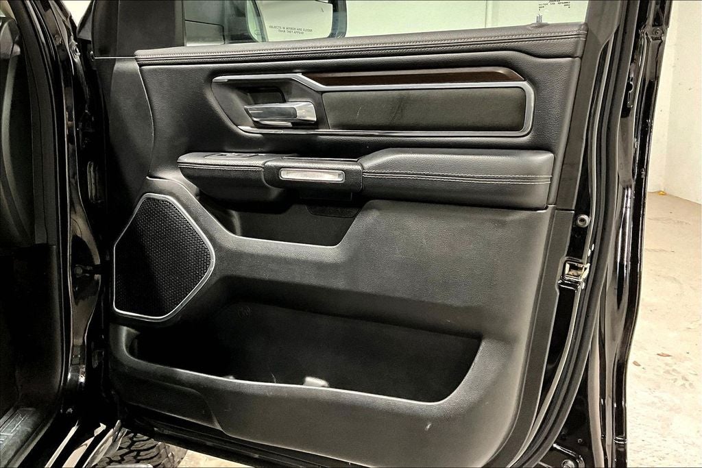 2022 RAM 1500 Laramie Crew Cab 4x4 5'7' Box