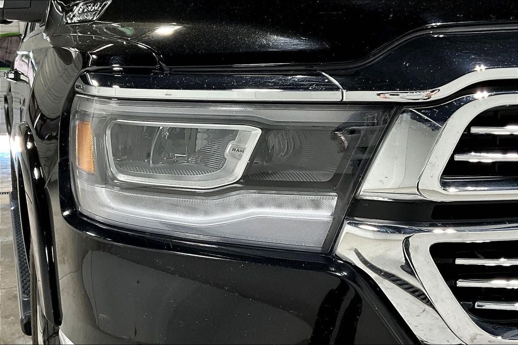 2022 RAM 1500 Laramie Crew Cab 4x4 5'7' Box