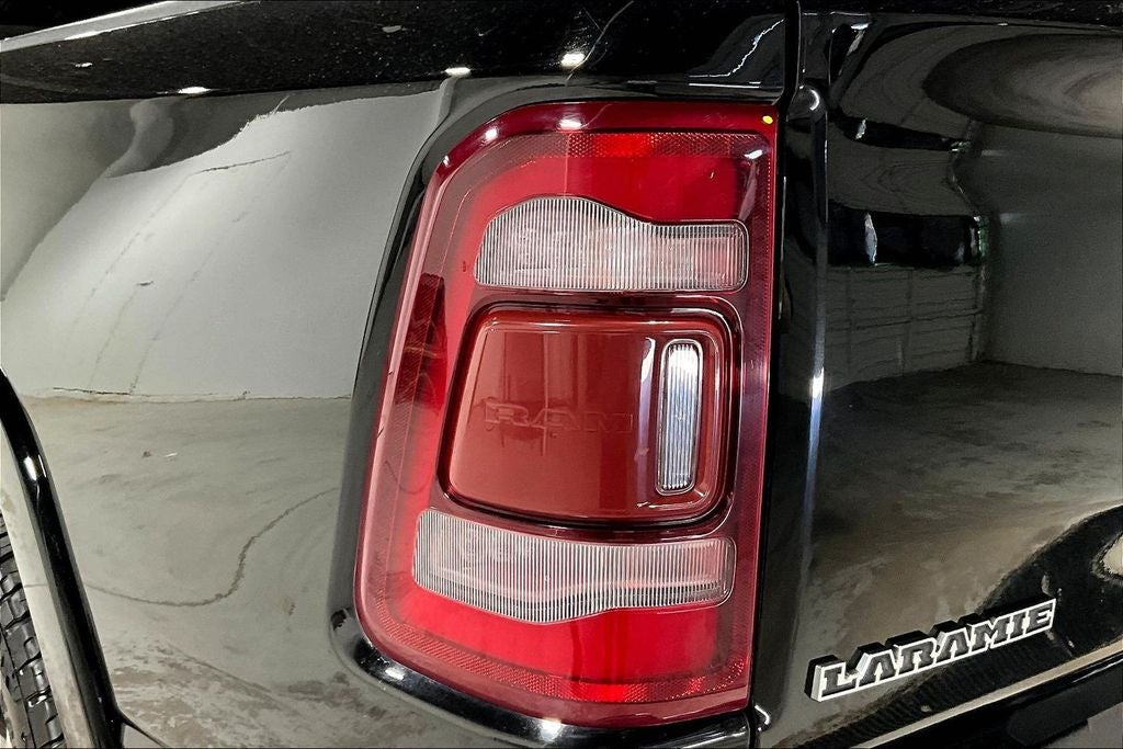 2022 RAM 1500 Laramie Crew Cab 4x4 5'7' Box