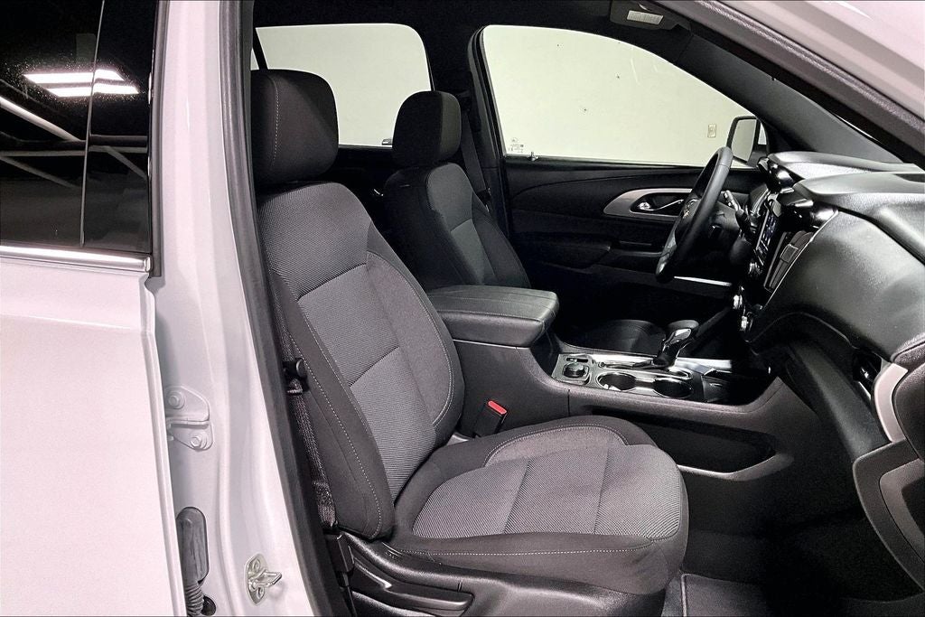 2023 Chevrolet Traverse FWD LT Cloth