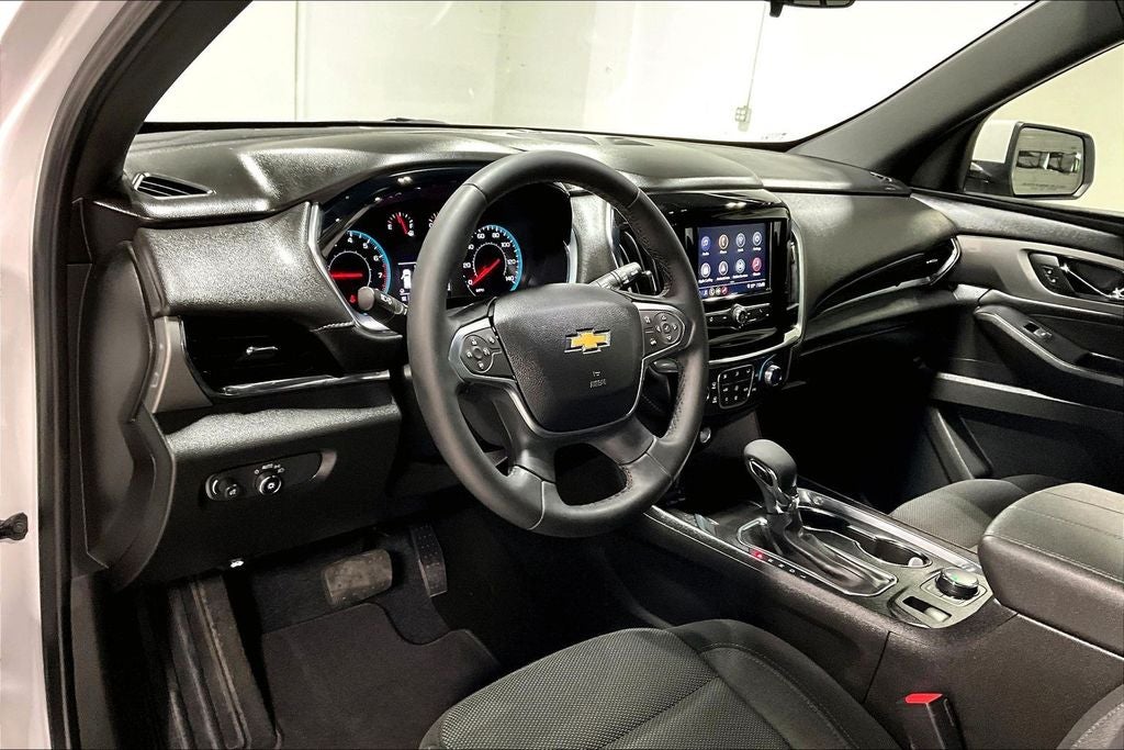 2023 Chevrolet Traverse FWD LT Cloth