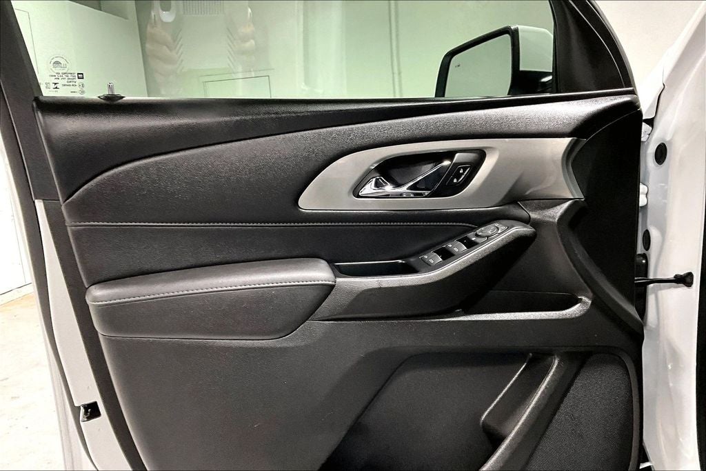 2023 Chevrolet Traverse FWD LT Cloth