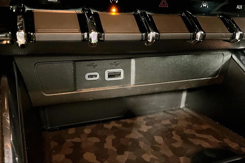 2023 GMC Canyon 4WD Crew Cab Short Box Elevation