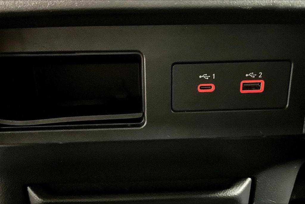 2023 Nissan TITAN Crew Cab SV 4x2