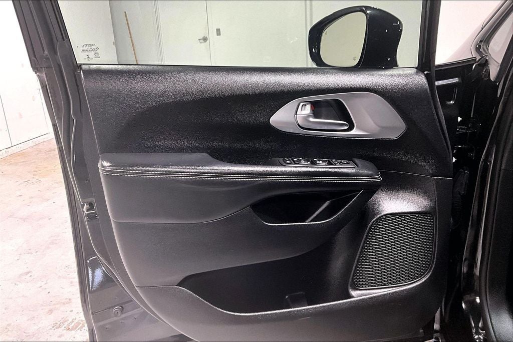 2021 Chrysler Pacifica Touring